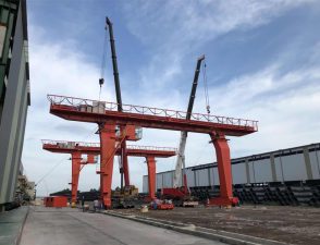 上海L型單梁吊鉤門(mén)式起重機(jī)
